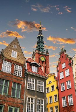 Gdansk Belediye Çan Kulesi