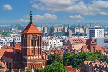 St. John Katedrali ve Gdansk şehir manzarası