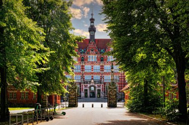 Politechnika Gdansk 'ın güzel tarihi binası, üniversite