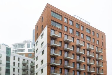 Yeni ev inşaatı. Somut çerçeve