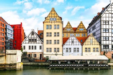 Gdansk 'ta eski evler ve caddeler