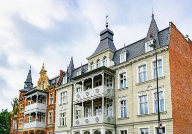 Gdansk Wrzeszcz 'deki antik evlerin çatıları