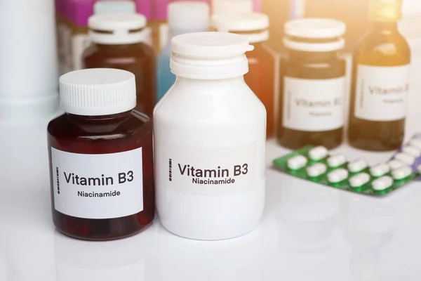 Vitamin Pilulky Láhvi Doplněk Stravy Pro Zdraví Nebo Používané Léčbě — Stock fotografie