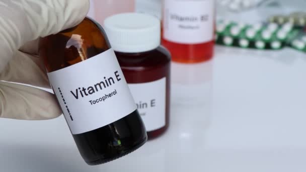 Vitamin Pilulky Láhvi Doplněk Stravy Pro Zdraví Nebo Používané Léčbě — Stock video