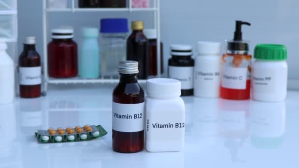 Vitamine B12 Pillen Een Fles Voedingssupplement Voor Gezondheid Gebruikt Voor — Stockvideo