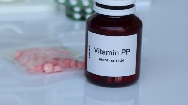 Vitamine Pillen Een Fles Voedingssupplement Voor Gezondheid Gebruikt Voor Behandeling — Stockvideo