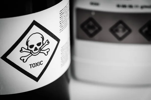 Das Giftige Chemische Symbol Auf Der Flasche Gefährliche Chemikalien Der — Stockfoto