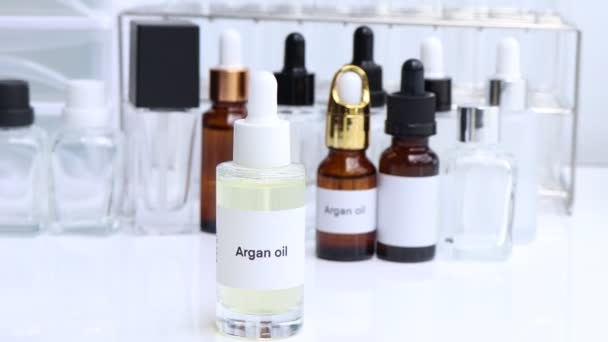 Arganöl Der Flasche Chemische Zutat Schönheitsprodukten Hautpflegeprodukten — Stockvideo