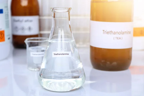 Trietanolamin Üvegben Vegyi Anyag Laboratóriumban Iparban — Stock Fotó