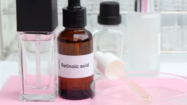 Acido Retinoico Bottiglia Ingrediente Chimico Nel Prodotto Bellezza Prodotti Cura — Video Stock