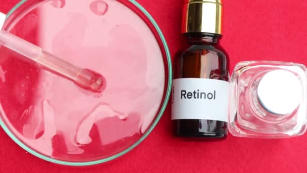 Retinol Een Fles Chemisch Ingrediënt Schoonheidsproduct Huidverzorgingsproducten — Stockvideo