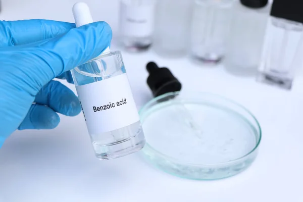 Acido Benzoico Bottiglia Ingrediente Chimico Nel Prodotto Bellezza Prodotti Cura — Foto Stock