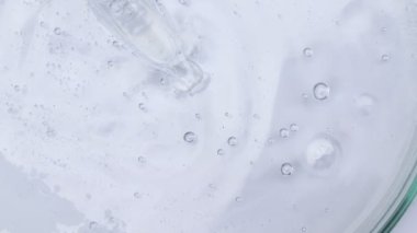 cilt bakımı ürünleri, serum ürünleri veya doğal kimyasallar için beyaz sıvı veya ham madde