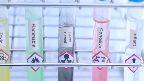 Test Tüpünde Kimyasal Sembol Laboratuvarda Sanayide Kullanılan Kimyasal — Stok video