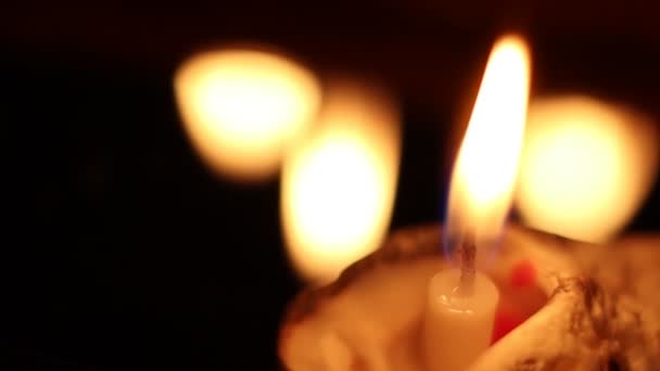 Lilin Cahaya Dalam Gelap Lilin Latar Belakang Cahaya Dan Bokeh — Stok Video