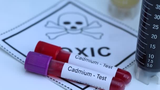 Cadmiumtest Kijken Naar Afwijkingen Van Bloed Bloedmonster Analyseren Het Laboratorium — Stockvideo