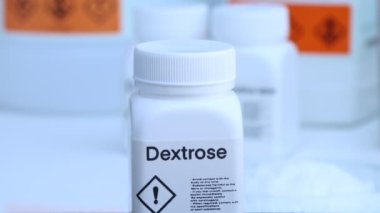 Şişedeki Dextrose, laboratuvardaki ve endüstrideki kimyasallar analizde kullanılan kimyasallar.