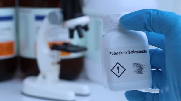 Ferricianuro Potásico Botella Químico Laboratorio Industria Productos Químicos Utilizados Análisis — Vídeos de Stock