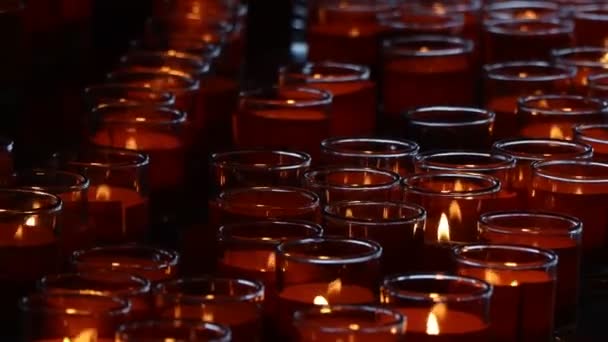 Karanlıkta Mum Işığı Din Inanç Mum Işığı Arka Plan — Stok video