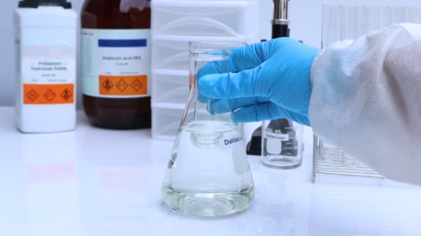 Distilled Water Bottle Sample Water Laboratory Industry — 图库视频影像