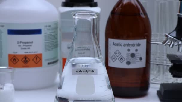 Anidride Acetica Nel Vetro Chimica Laboratorio Nell Industria Sostanze Chimiche — Video Stock