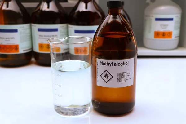Methylalkohol Glas Gefährliche Chemikalien Und Symbole Auf Behältern Industrie Oder — Stockfoto