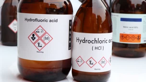 Kyselina Chlorovodíková Nebezpečné Chemikálie Symboly Nádobách Chemikálie Průmyslu Nebo Laboratořích — Stock video