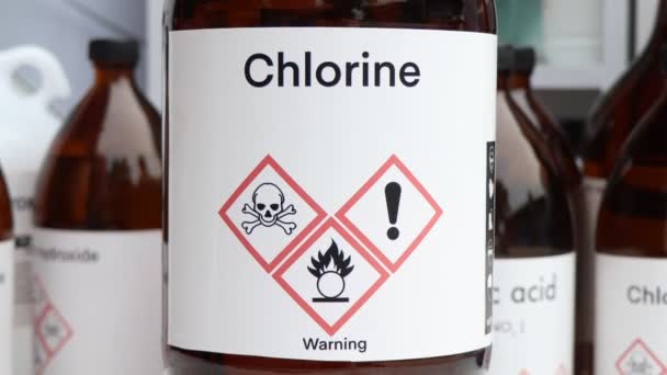 Cloro Produtos Químicos Perigosos Símbolos Recipientes Produtos Químicos Indústria Laboratório — Vídeo de Stock