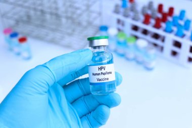 Bir şişe içinde HPV aşısı, enfeksiyonun aşılanması ve tedavisi, hastalıkların önlenmesi için kullanılan aşı