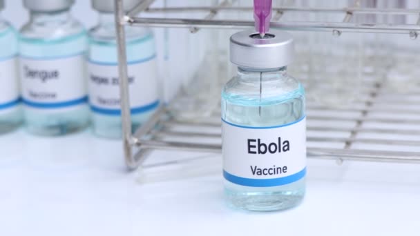 Vaccino Contro Ebola Flaconcino Immunizzazione Trattamento Dell Infezione Vaccino Usato — Video Stock