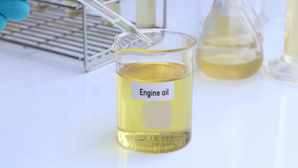 Olio Motore Contenitore Concetto Esperimento Scientifico Olio Uso Industriale — Video Stock