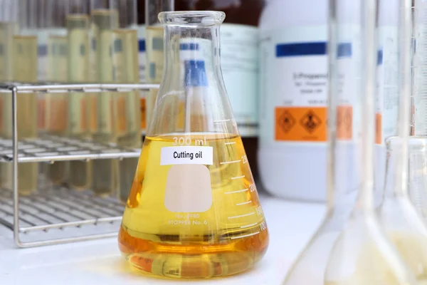 Olio Taglio Contenitore Concetto Esperimento Scientifico Olio Uso Industriale — Foto Stock