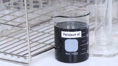 Konteynırda petrol, Laboratuvar Kalite Testi Kavramları, Endüstri için Bilimsel Deneyler