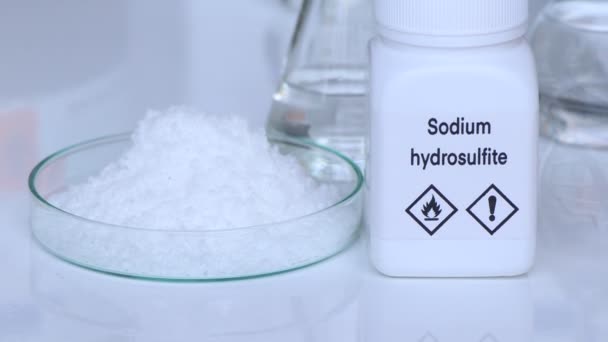 Natriumhydrosulfit Behälter Chemische Analyse Labor Chemische Rohstoffe Der Industrie — Stockvideo