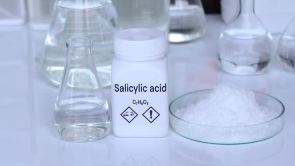 Salicylzuur Recipiënten Chemische Analyse Laboratoria Chemische Grondstoffen Industrie — Stockvideo