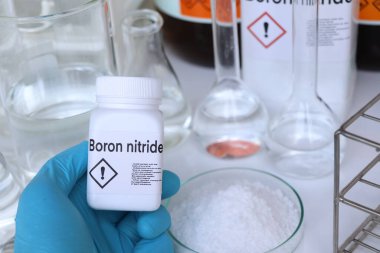 Konteynırda Boron nitrürü, laboratuvarda kimyasal analiz, endüstride kimyasal hammaddeler