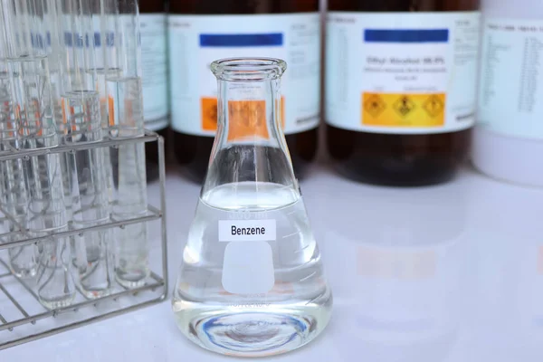 Benzeno Recipiente Análise Química Laboratório Matérias Primas Químicas Indústria — Fotografia de Stock