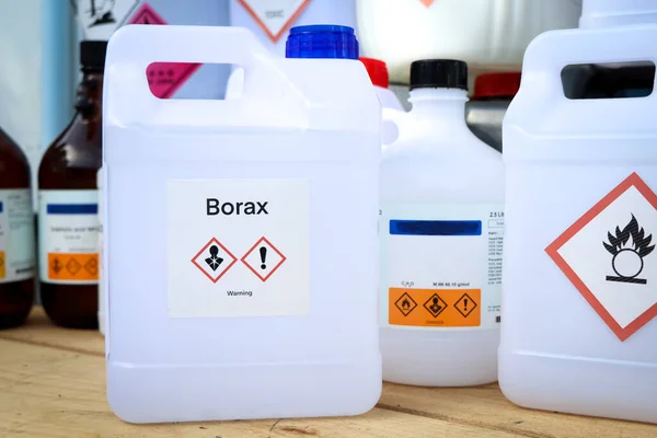 Borax Plastikflaschen Chemikalien Labor Und Der Industrie lizenzfreie Stockfotos