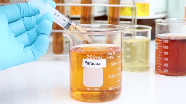 Paraquat Glas Herbizide Werden Verwendet Ödland Bewirtschaften Oder Unkraut Der — Stockvideo