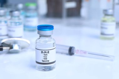Bir şişede kızamık, kabakulak, Rubella aşısı, enfeksiyon aşısı ve tedavisi, bilimsel deney