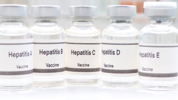 瓶子中的肝炎疫苗 免疫接种和感染治疗 科学实验 — 图库视频影像