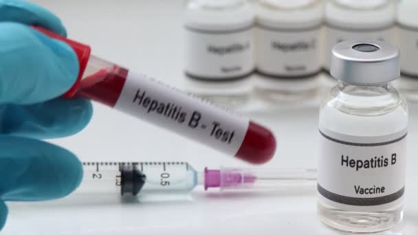 Hepatitis Vaccin Een Injectieflacon Immunisatie Behandeling Van Infectie Wetenschappelijk Experiment — Stockvideo