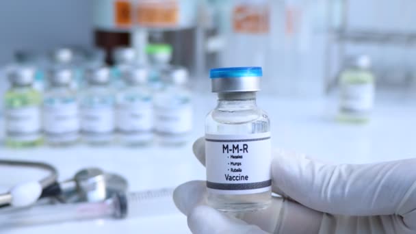 Szczepionka Przeciw Odrze Śwince Różyczce Fiolce Uodpornianie Leczenie Zakażenia Eksperyment — Wideo stockowe