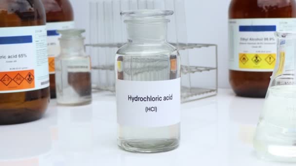Υδροχλωρικό Οξύ Περιέκτες Επικίνδυνες Χημικές Ουσίες Και Πρώτες Ύλες Χημικές — Αρχείο Βίντεο