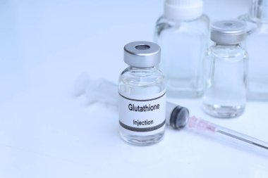 Bir şişede glutathione, iğneyle tedavi için kullanılan maddeler veya tıbbi güzellik geliştirme, güzellik ürünü