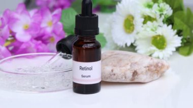 Şişedeki Retinol, tedavi ya da tıbbi güzellik geliştirme için kullanılan maddeler, güzellik ürünü