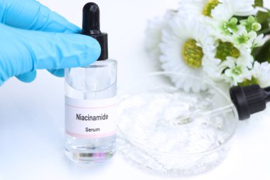 Şişede Niacinamide, tedavi ya da tıbbi güzellik geliştirme için kullanılan maddeler, güzellik ürünü