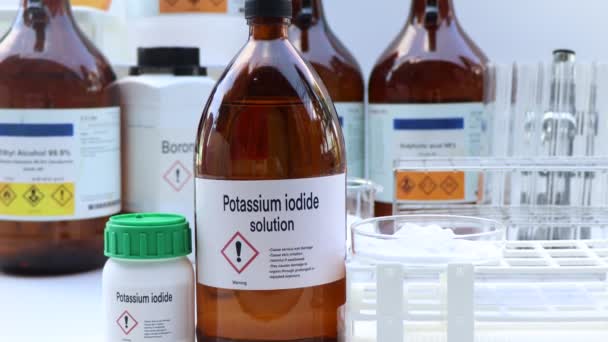 Iodure Potassium Récipient Chimique Produit Chimique Laboratoire Dans Industrie Matières — Video