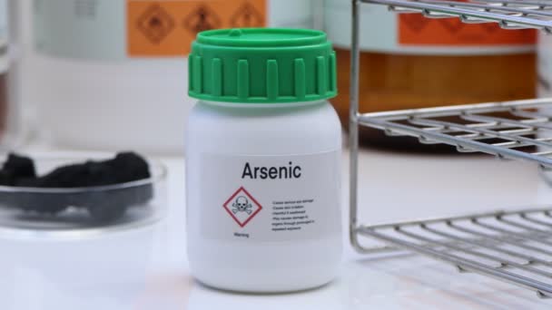 Arsen Chemiebehälter Chemikalien Labor Und Der Industrie Rohstoffe Für Die — Stockvideo