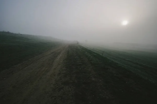 Campo Por Mañana Con Niebla Niebla — Foto de Stock